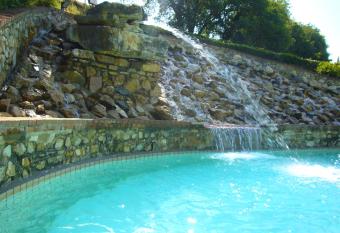 Mulino Di Quercegrossa allows 18 year olds to book a room