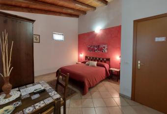 Cloris Guest House has Balcony rooms