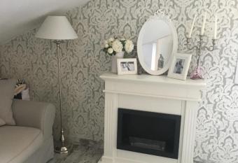 Val di Luce - Delizioso appartamento 6 posti letto - Accesso diretto alle piste da sci allows 18 year olds to book a room