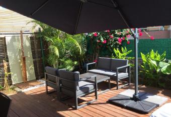 Appartement d une chambre avec vue sur la mer terrasse amenagee et wifi a Saint Paul a 2 km de la plage has Balcony rooms