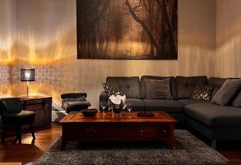 la Porte aux Dames has Balcony rooms