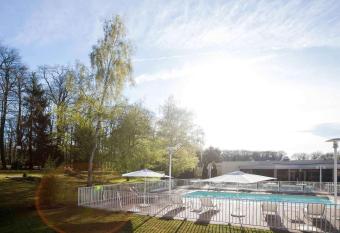 Novotel Saint Avold allows 18 year olds to book a room