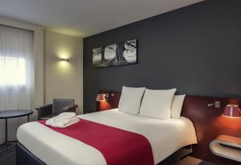 Mercure Rennes Centre Gare allows 18 year olds to book a room