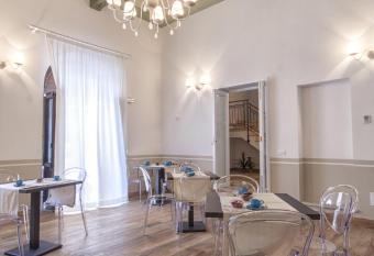 Residenza Le Zagare has Balcony rooms