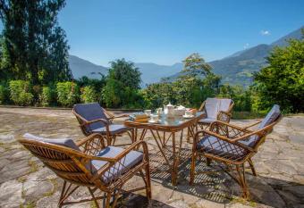 La Ipsing Farm by StayVista, A heritage property in orchards with Mountain views, featuring Outdoor games and A cozy balcony for a memorable stay allows 18 year olds to book a room