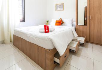 RedDoorz Syariah near Assalaam - UMS allows 18 year olds to book a room