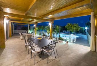 Villa Venere Sicily allows 18 year olds to book a room