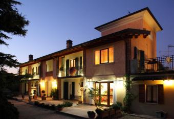 Le Vigne di Adamo has Balcony rooms
