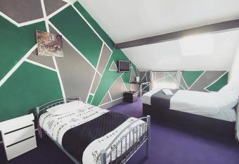 Kings Hotel Blackburn allows 18 year olds to book a room