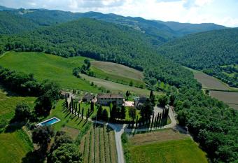 Agriturismo La Scarpaia has Balcony rooms