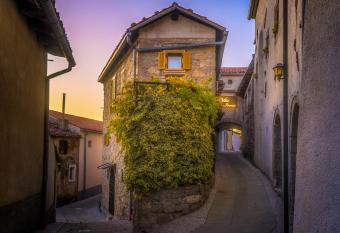 VILLA IRENA charming gem located in Vipava Valley allows 18 year olds to book a room