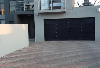 Leloko937 has Balcony rooms