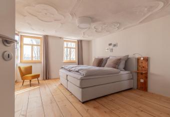 maindrei - schlafen am fluss has Balcony rooms