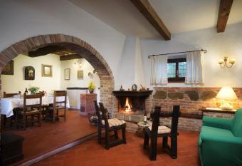 Romitorio di Castiglione del Lago has Balcony rooms