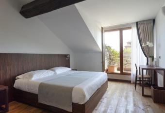 My Bed allows 18 year olds to book a room