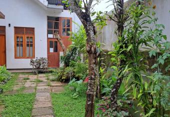 B & B CHARM has Balcony rooms