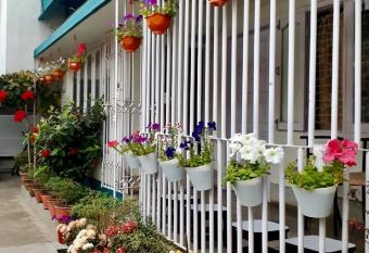 Namaskar Lodge and Homestay allows 18 year olds to book a room