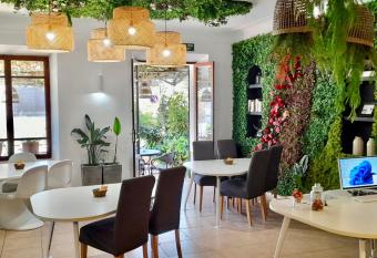 Sol Port Soller allows 18 year olds to book a room