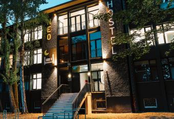 NeoHostel allows 18 year olds to book a room