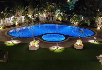 Meritas Adore Resort allows 18 year olds to book a room