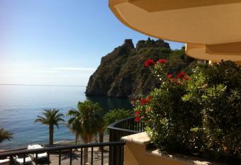 Elihotel has Balcony rooms