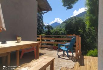 Clos Bois Joli has Balcony rooms