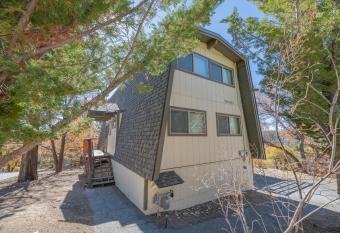 Fawnskin Family Cabin has Balcony rooms