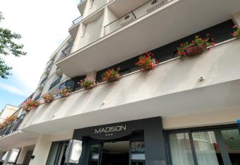 Hotel Madison has Balcony rooms