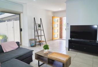 Modern style central location golden house allows 18 year olds to book a room