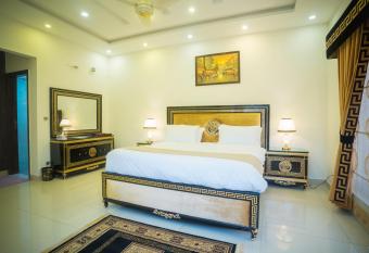 Canadian Inn Islamabad has Balcony rooms