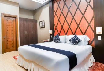 Capital O 460 World Palace Hotel allows 18 year olds to book a room