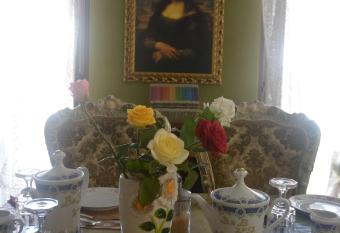 Villa Felice has Balcony rooms