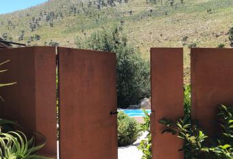 Baglio La Porta by Geocharme has rooms with a private hot tub