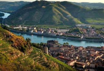 CHARMANT PETIT F1 has Balcony rooms