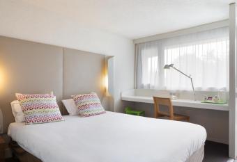 Campanile Cr  teil - Bonneuil Sur Marne allows 18 year olds to book a room