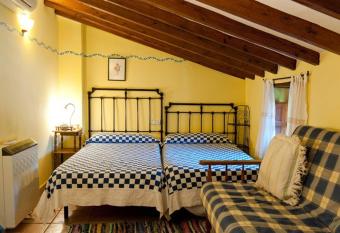 Studio with balcony and wifi at Robledillo de Gata has Balcony rooms