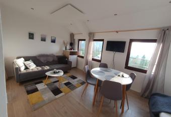 Jelka apartmani has Balcony rooms