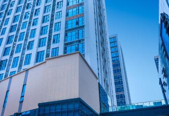 H&L Hotel New Baiyun International Airport Store has Balcony rooms