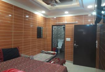 92, 121, 74, 700 Foreigners place in cream location of lajpat nagar luxury apartment with fully equipped private kitchen wid gas n all utensils, fridge, Android tv, wifi and attached washroom, very safe and secure peaceful area all your sweet home has Balcony rooms