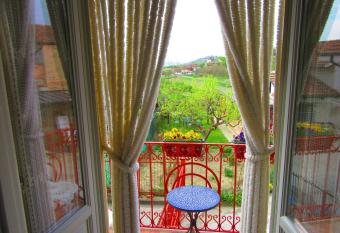 Villetta Sampaguita has Balcony rooms