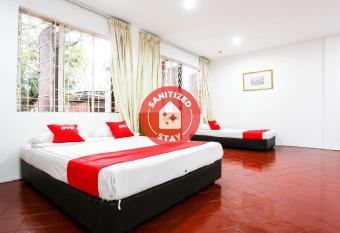 OYO 89562 Hotel Shalimar allows 18 year olds to book a room