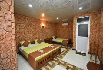 The Summer Resort has Balcony rooms