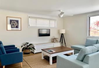 Little Palm Cabins has Balcony rooms