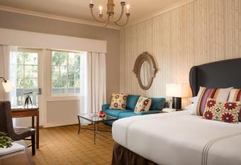 River Terrace Inn, a Noble House Hotel has rooms with a private hot tub