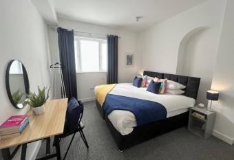 Stay - The Wellington Burton on Trent allows 18 year olds to book a room