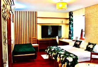 Villa Casanna Apartments allows 18 year olds to book a room