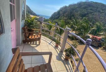 Colibri Hotel has Balcony rooms