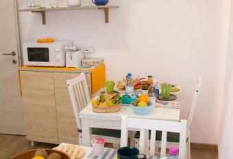 La Casa dei Nonni allows 18 year olds to book a room