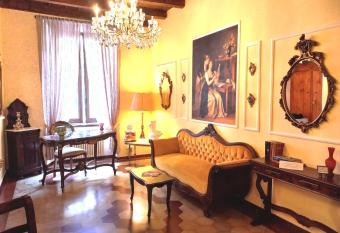 Il rifugio di Elizabeth allows 18 year olds to book a room