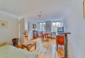 Apartments Friederike - Therese - Ida has Balcony rooms